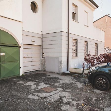Grey House Pavia Con Box Privato Apartman Kültér fotó