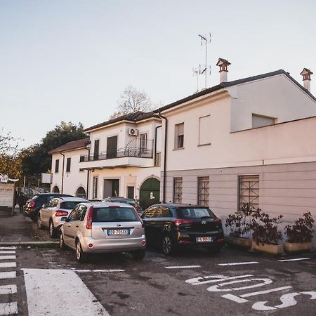 Grey House Pavia Con Box Privato Apartman Kültér fotó