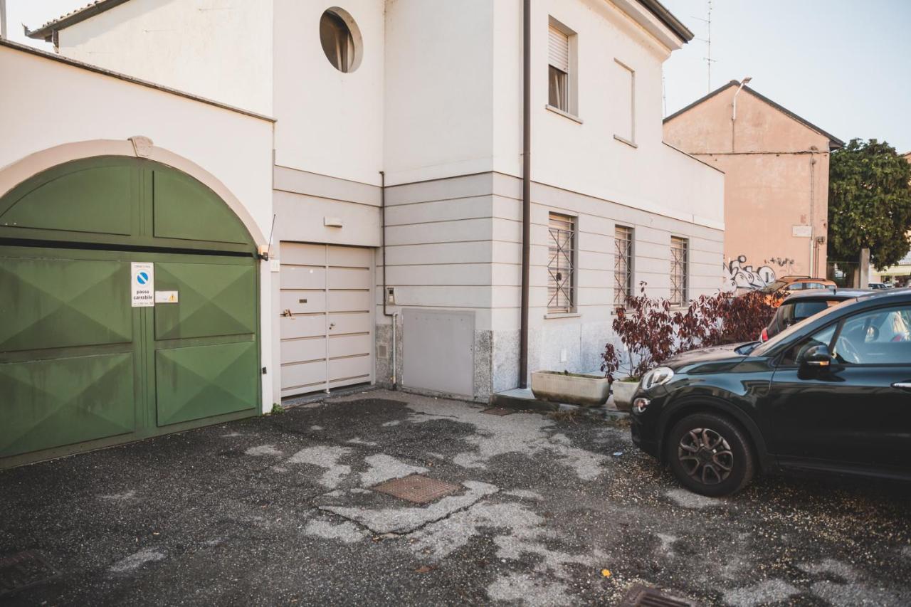 Grey House Pavia Con Box Privato Apartman Kültér fotó