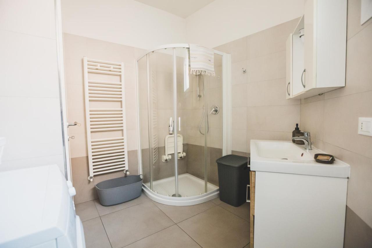 Grey House Pavia Con Box Privato Apartman Kültér fotó
