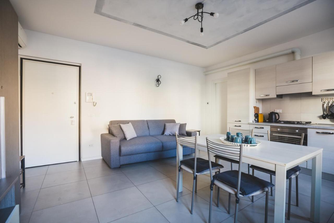 Grey House Pavia Con Box Privato Apartman Kültér fotó